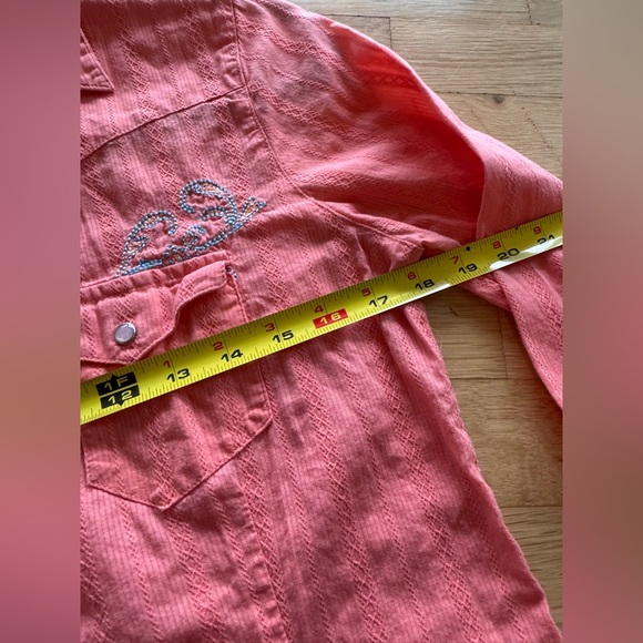 Wrangler Coral Button Down Shirt with Embroidery - Picture 4 of 6
